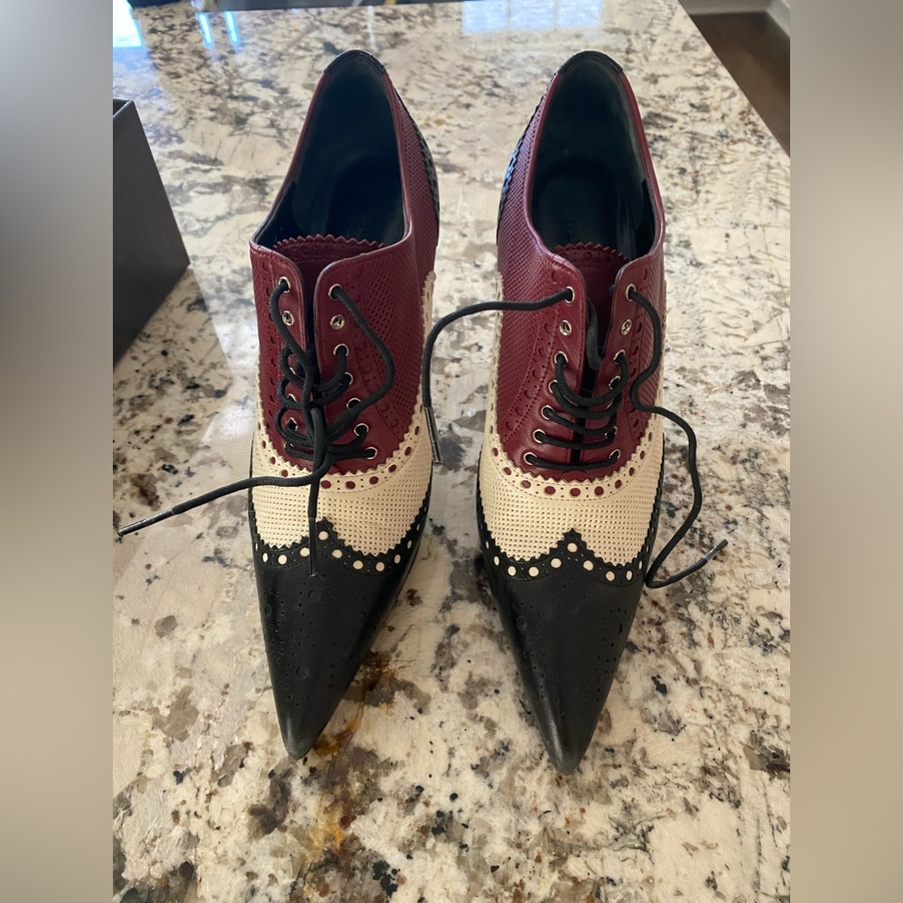 Gucci Heels - Picture 2 of 7